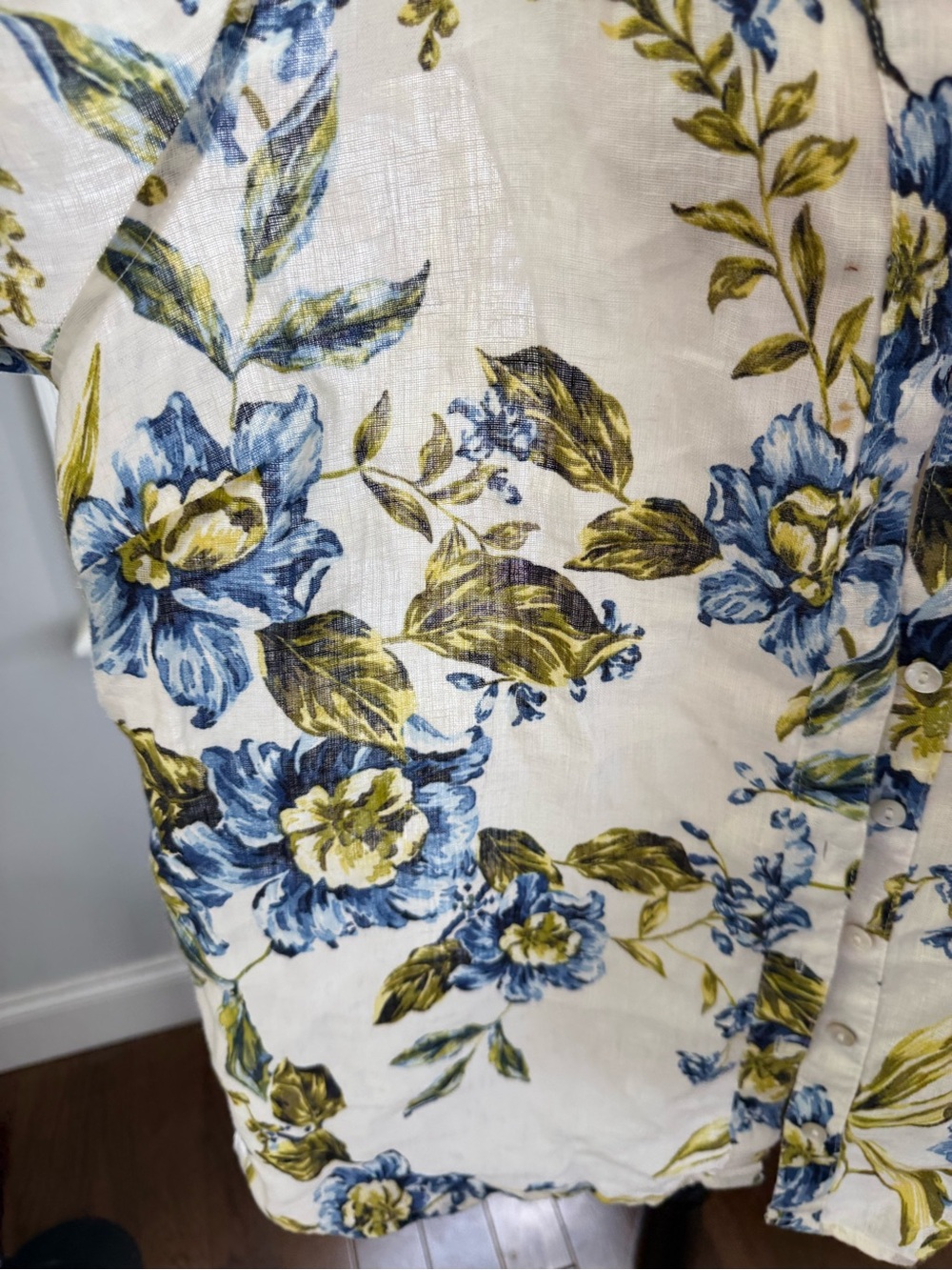 Joie White Floral Button-Up 💯 Linen Blouse with Blue and Green Print Size 1x - Picture 4 of 7